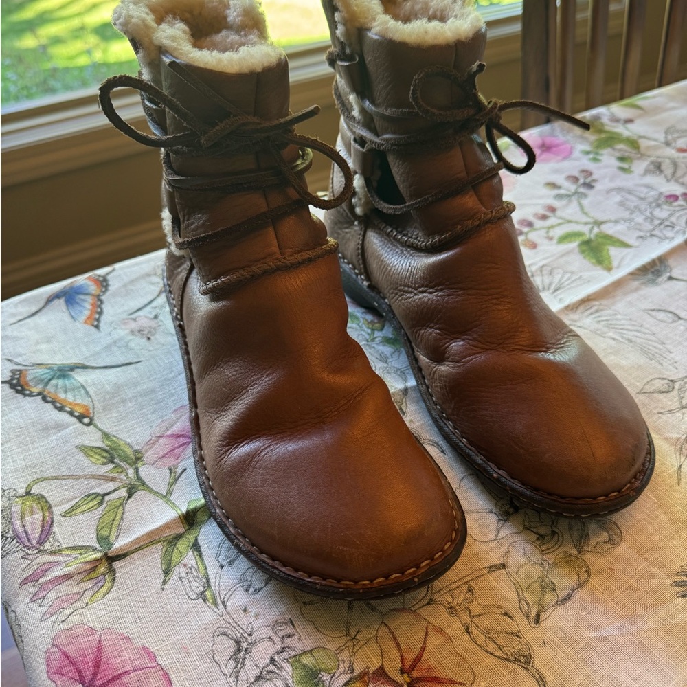 UGG Brown Lace Up Boots with Shearling